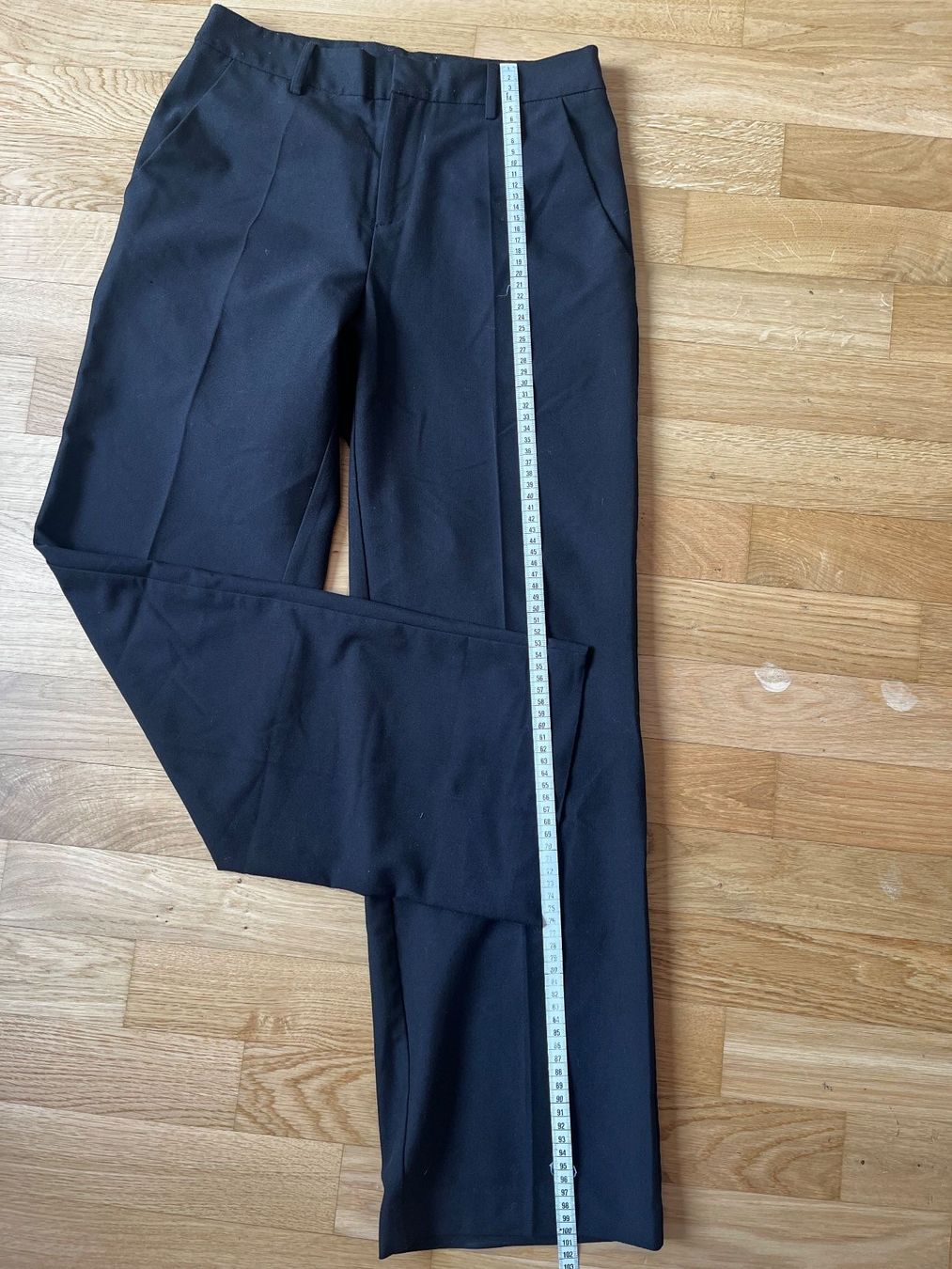 Hosen: Pantalon classique taille basse – Gebraucht aus La Tour-de-Trême von lol_85kj 2