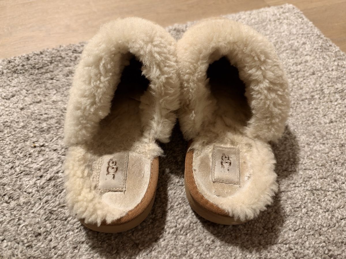 Ugg Damenschuhe: UGG Finken – Gebraucht aus Jona von lada-bennez 2