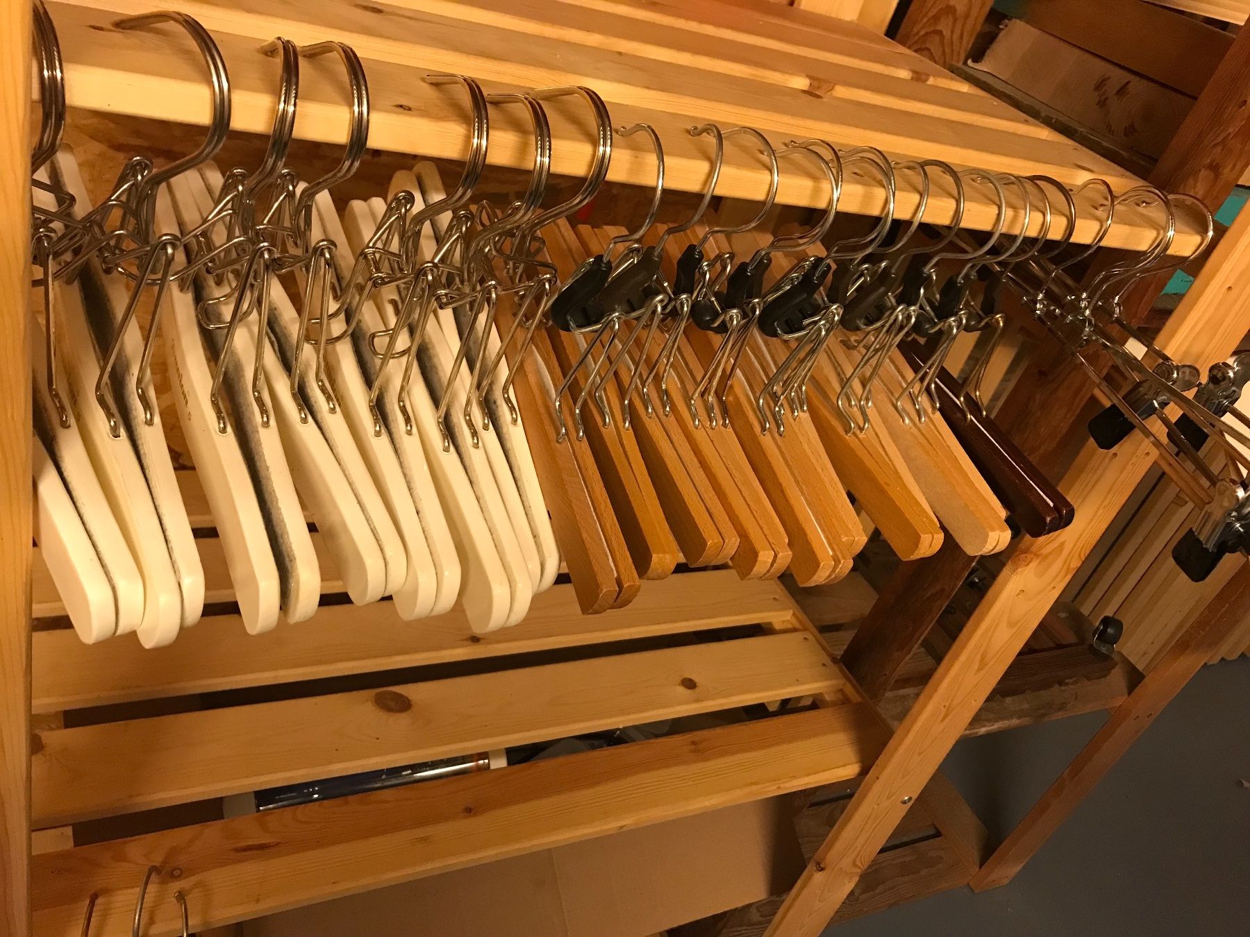 Cintres: Kleiderbügel Diverse – D'occasion à Mauren par SB1606 2