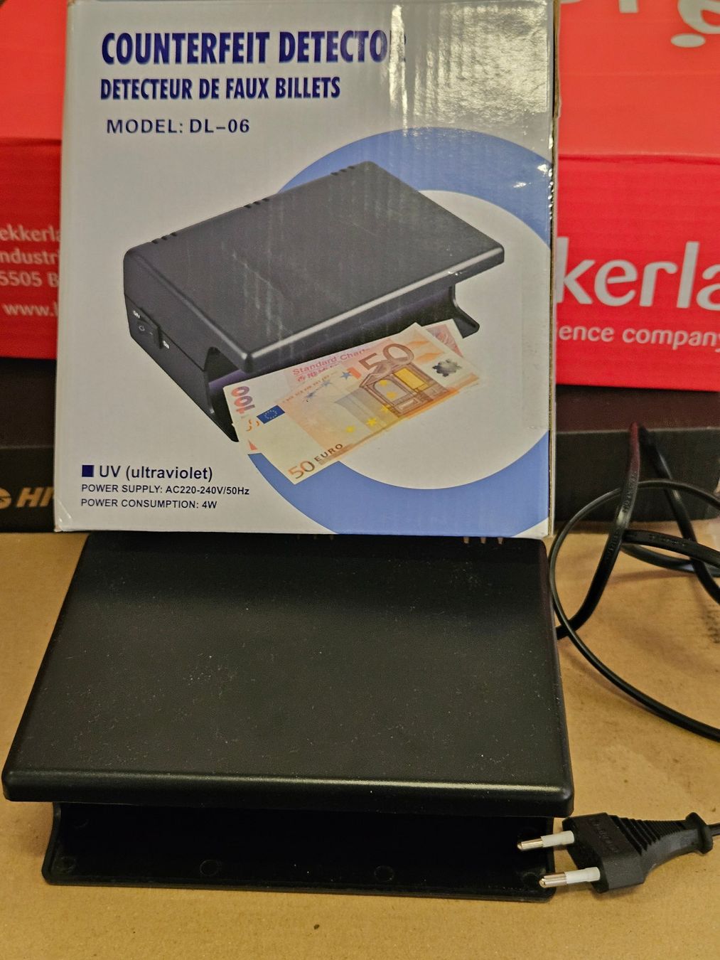 Banconote: GeldscheinPrüfer UV-Leuchtstoffröhre Geldscheintester 220V – Nuovo e nell'imballaggio originale da Kloten venduto da Thaipc
