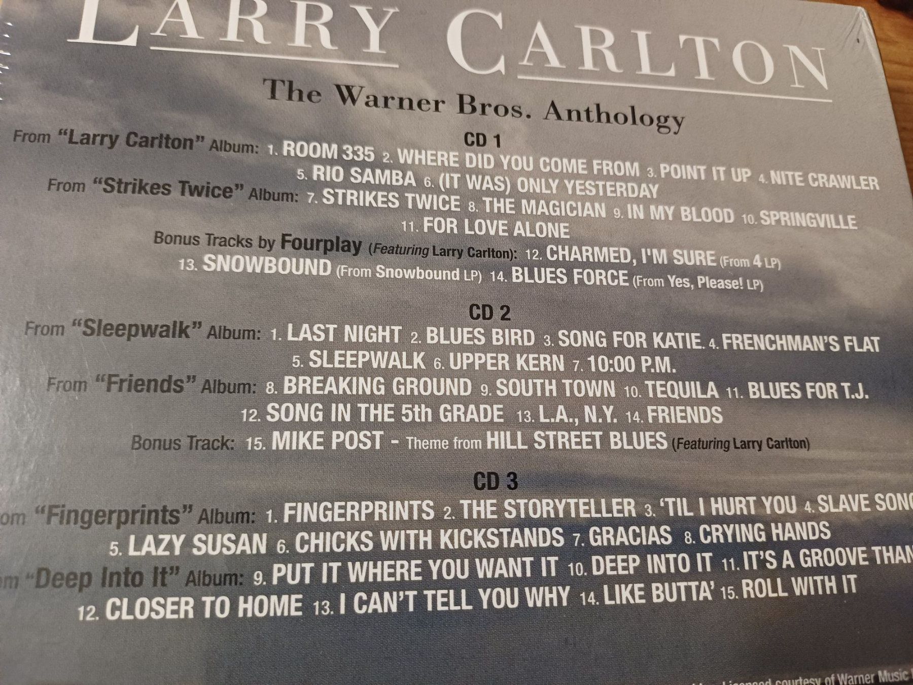 CD: Larry Carlton - The Warner Bros. Anthology (3 CD-Box-Set) – Nuovo e nell'imballaggio originale da Jona venduto da Rreto71 2