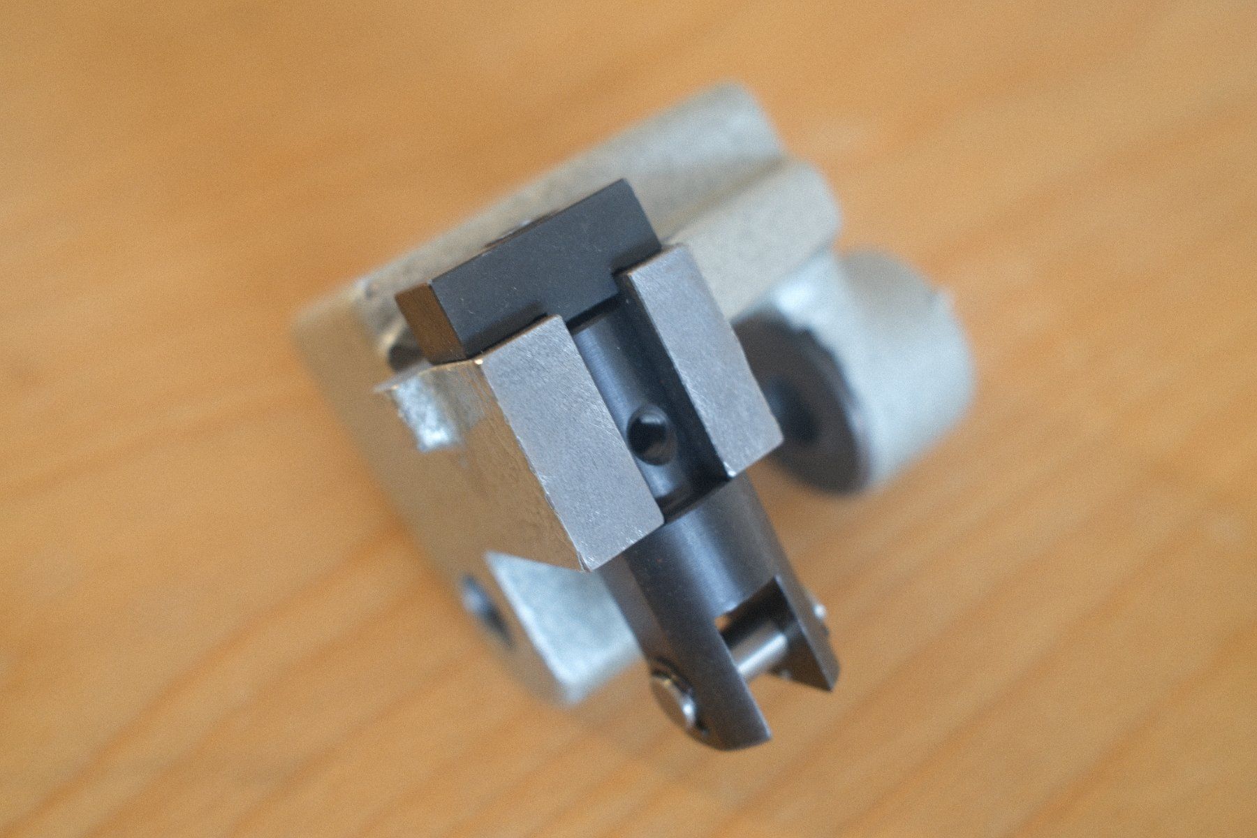 Autres pour métaux et serrurerie: mechanisches Teil. Eventuell Tornos – D'occasion à Wald ZH par pelang56 1