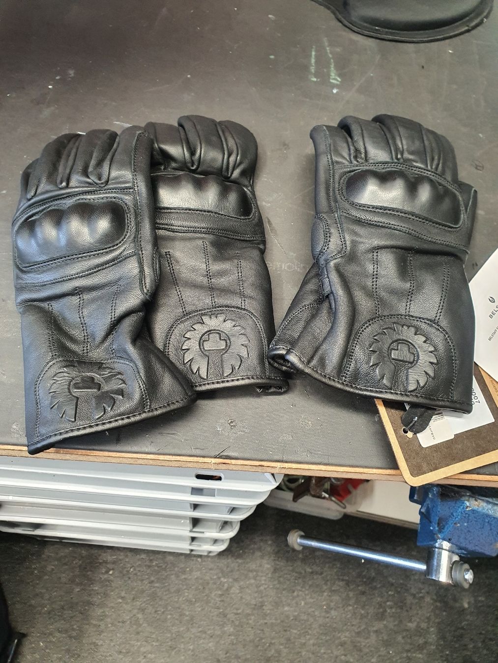 Gants & mitaines : Handschuhe Belstaff – D'occasion à Holziken par Bigbuddha