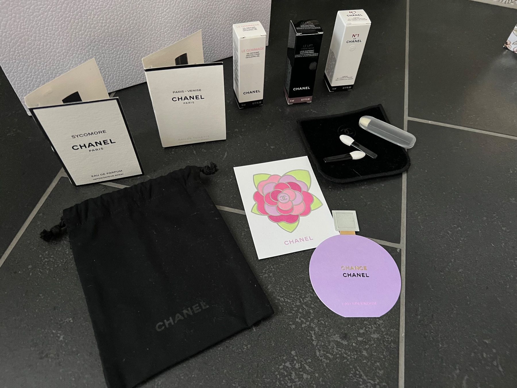 Cura del viso: Chanel Kosmetik Set – Nuovo e nell'imballaggio originale da Inwil venduto da 27sonnenschein