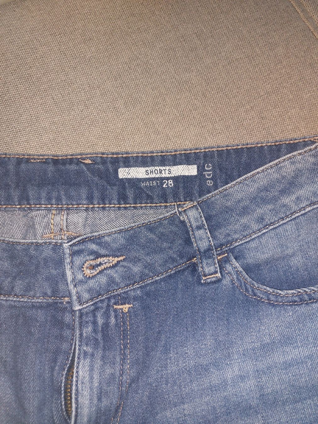 Jeans: Jeans Shorts / kurze Hosen gr. M – Usato da Hilterfingen venduto da Audimat 1
