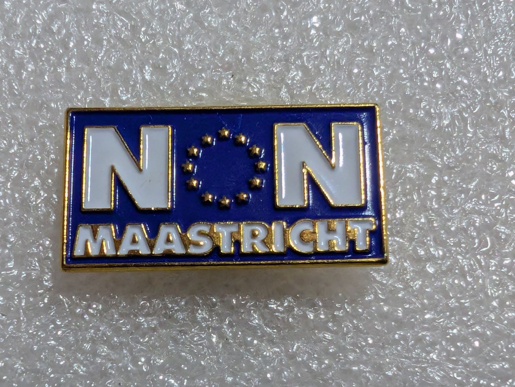 Plaketten & Abzeichen: Ansteckpin 262: Non – Gebraucht aus Oppligen von Pin-Fall-Shop