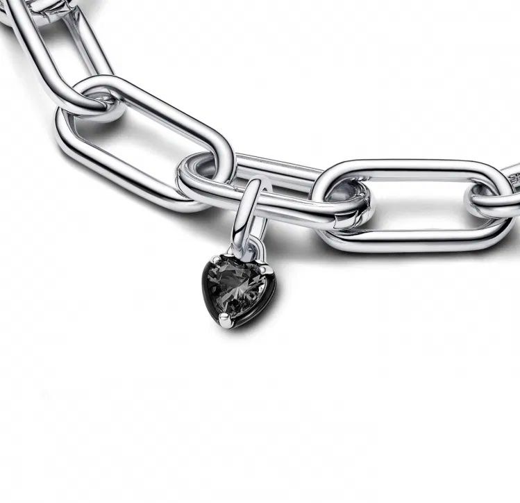 Pandora Ciondoli: Original Pandora Me Charm Anhänger – Nuovo e nell'imballaggio originale da Rüfenacht BE venduto da Milena_1 1