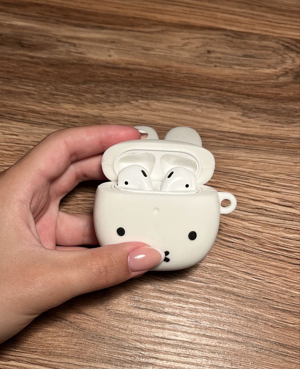 Covers & Schutzfolien: Miffy Airpod Case – Gebraucht aus Embrach von val_z9gt 2