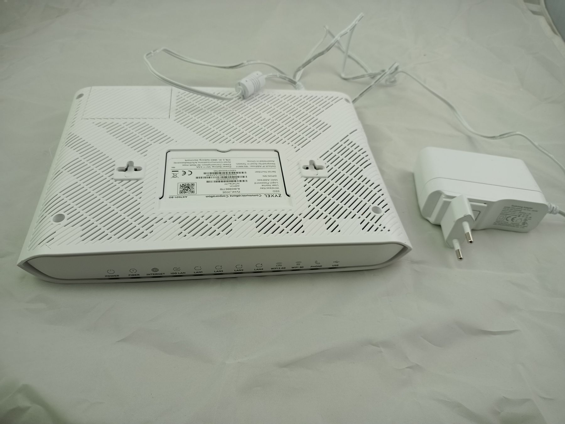 Modems & Routeurs: Zyxel AX7501-B0 Router – D'occasion à Buchs AG par SellAndBuyX 1