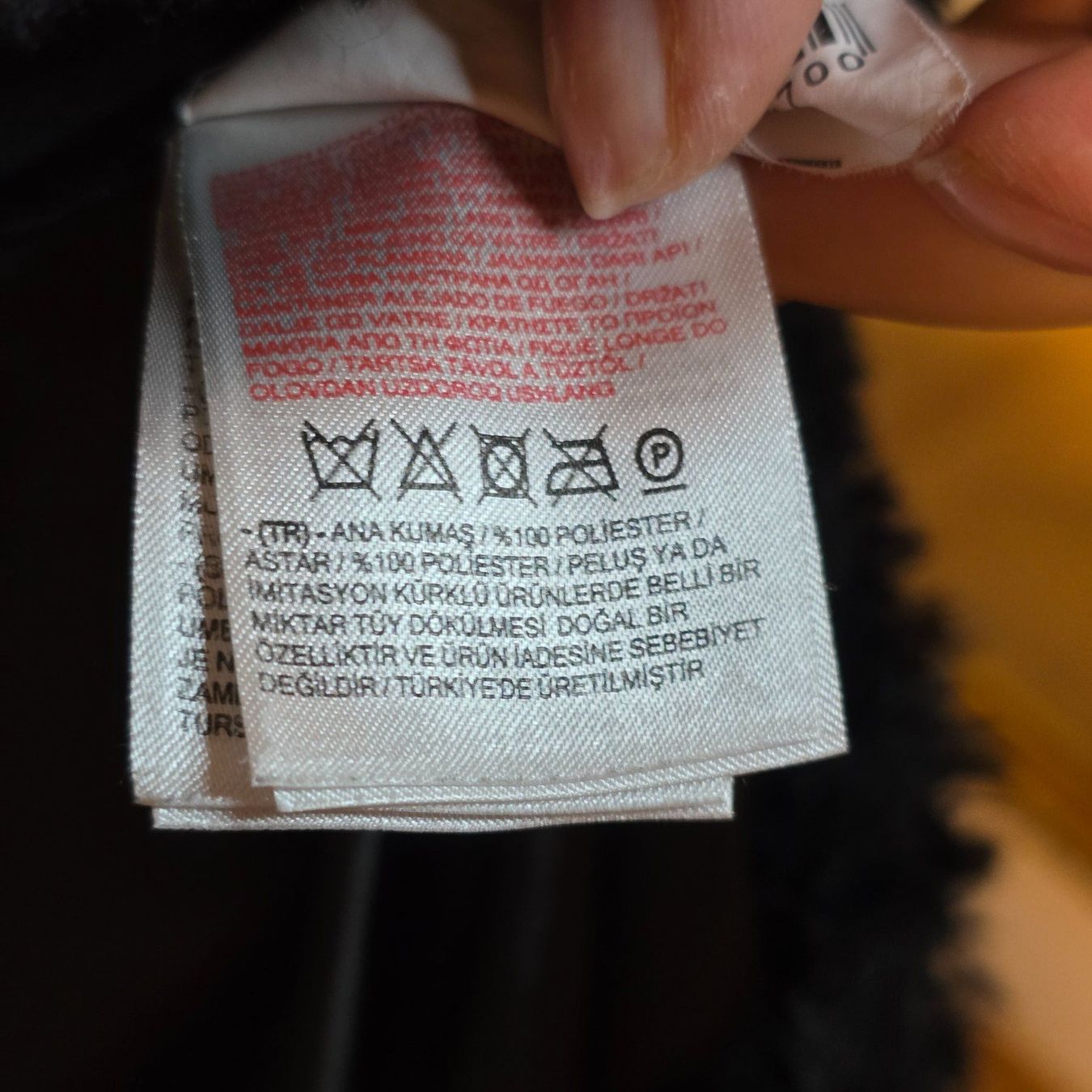 Giacche: Schwarze Teddy Jacke mit Kapuze Gr. 38 – Usato da Wald ZH venduto da CapLux 9
