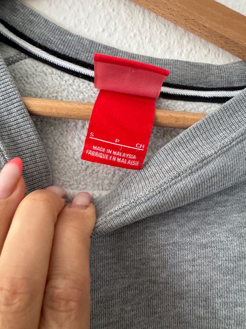 Nike Maglioni & Felpe: Nike Pullover Herren grau Baumwolle Grösse S – Usato da Muttenz venduto da veroo8 1