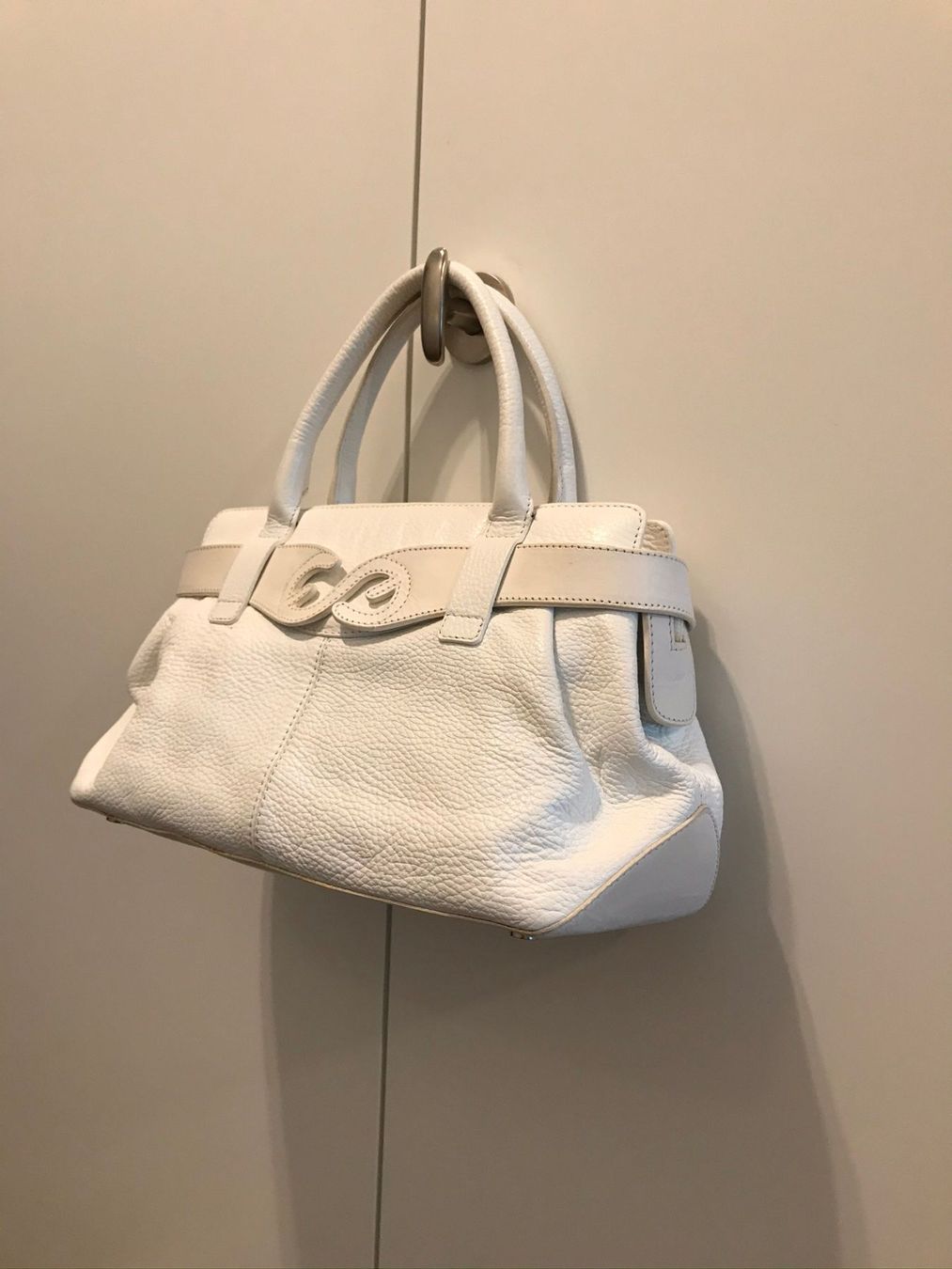 Escada Taschen für Damen: ESCADA Handbag White leather – Gebraucht aus Erlenbach ZH von topchick 2