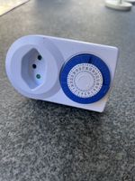 Zeitschaltuhr mechanisch weiss blau gebrauchter Zustand