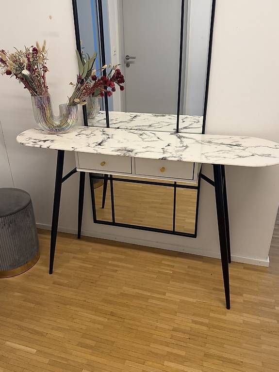 Tavoli: Eleganter Konsoletisch mit Marmoroptik – Usato da Winterthur venduto da idr_f7qt