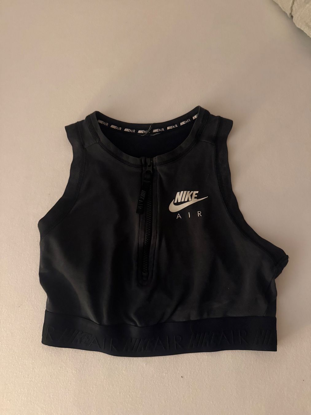 Nike Tops: Nike Oberteil – Gebraucht aus Laupen BE von Alina_aaee