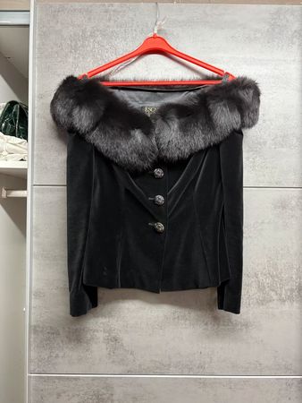 Edle Escada  Couture Jacke mit Jupe Echtpelz Kragen Gr. 38