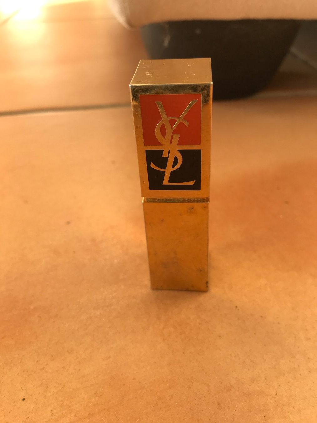 Make-up: YSL Rouge à lèvre Rouge pur No13 – Usato da Belmont-sur-Lausanne venduto da chu_vxf5