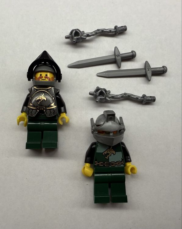 2 Lego Ritterfiguren mit Waffen, Helm. (Gebraucht) in Rheinfelden für ...