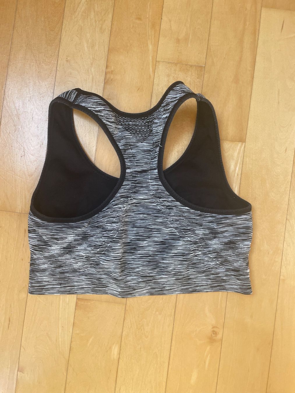 H&M Top: Sportbh HM – Usato da Urdorf venduto da roses202 1
