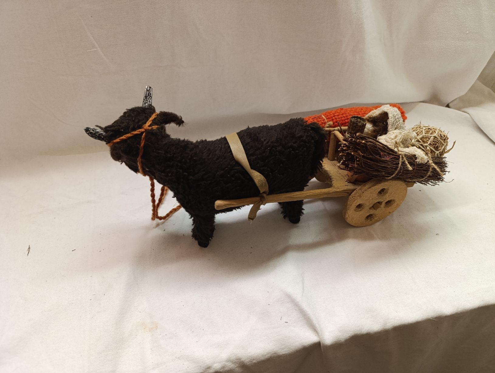 Statuette: Schwarzenberger Krippenfiguen Ochse mit Wagen – Usato da Oberarth venduto da sil_9dfs 4