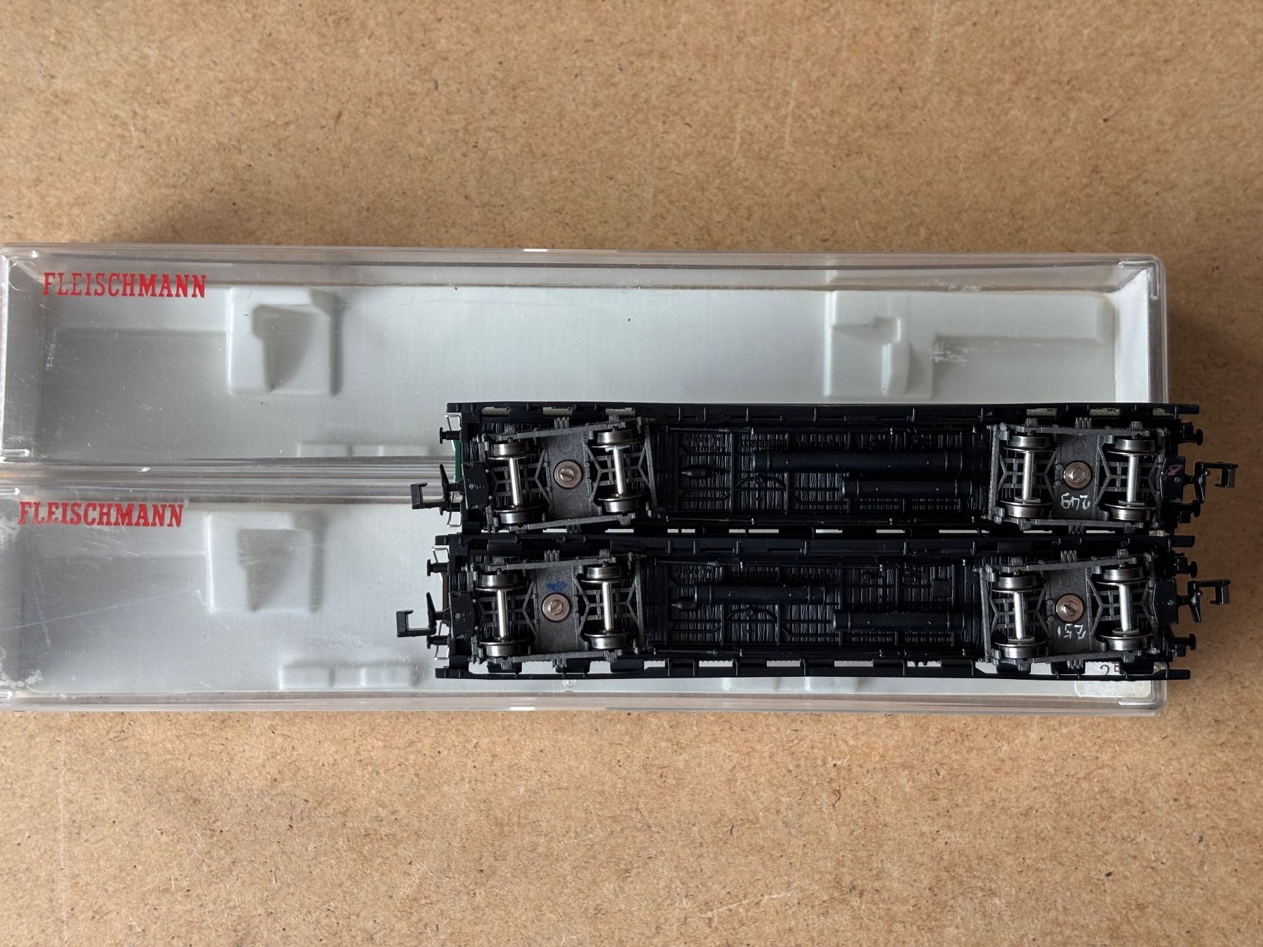 Fleischmann Modelleisenbahnen: 2x Fleischmann 8801-8802 Personenwagen – Neu und originalverpackt aus Hauterive NE von eriamch 3