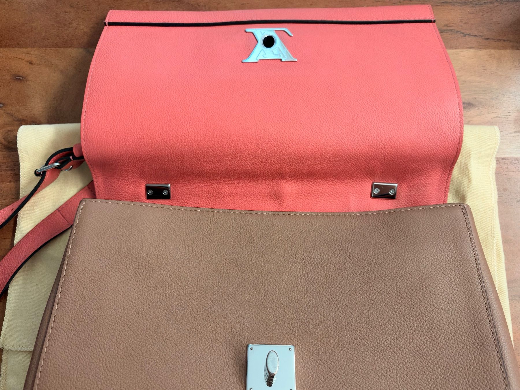 Louis Vuitton Borse da donna: Louis Vuitton Lock me Blossom Tasche – Usato da St. Moritz venduto da Capricorn88 1