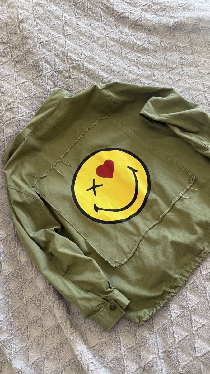 Zara Jacken: Green jacket with patches acceptable condition – Gebraucht aus Chur von asa_25fn 4