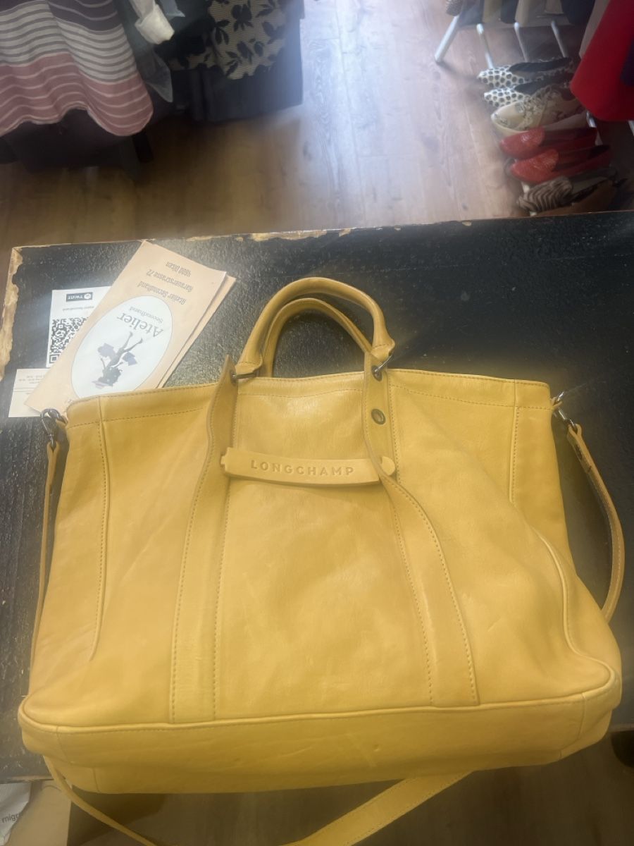 Longchamp Borse da donna: Longchamp Ledertasche Gelb Top Zustand  – Usato da Olten venduto da AtelierSecondhand23