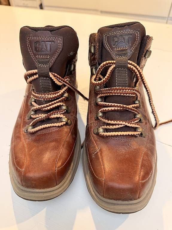 Herrenschuhe: Lederschuh Caterpiller Grösse 41 – Gebraucht aus Baar von remahu01