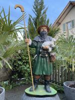 Schäfer Figur mit Schaf – hübsche Deko für Garten und Hof