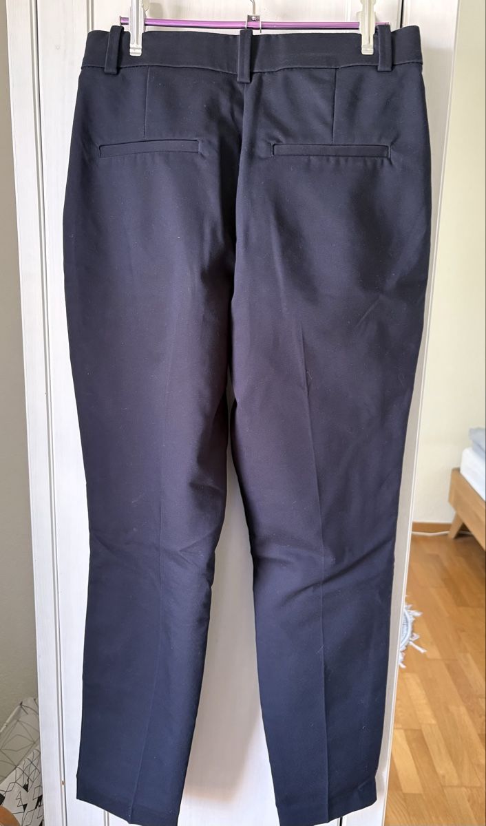 H&M Pantaloni: Damen Stoffhose dunkelblau Gr. 38 – Usato da Zürich venduto da Rpapad 2