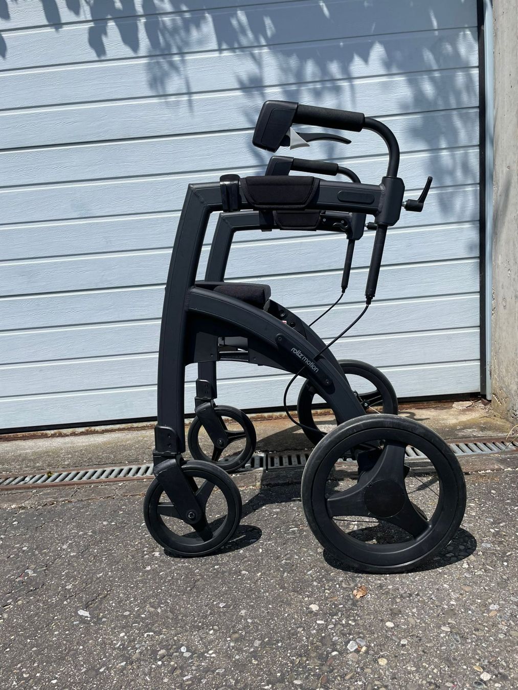Ausili per la deambulazione: Rollator Rollz Motion schwarz, neu – Nuovo (secondo la descrizione) da Dättwil AG venduto da jil_qh7r 2