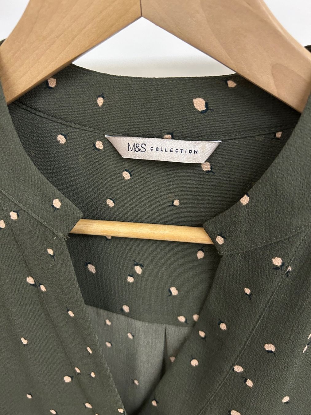 Top: New elegant green colour top – Nuovo (secondo la descrizione) da Zug venduto da luc_8rvs 2
