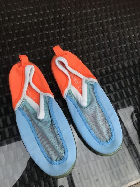 Scarpe da donna: Badeschuhe Defonseca 37 – Usato da Bergdietikon venduto da antovale