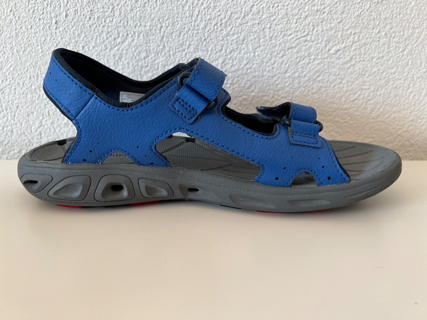 Columbia Scarpe da uomo: Trekkingsandalen Columbia in Gr.35 – Usato da Lengnau BE venduto da Rubin27 4