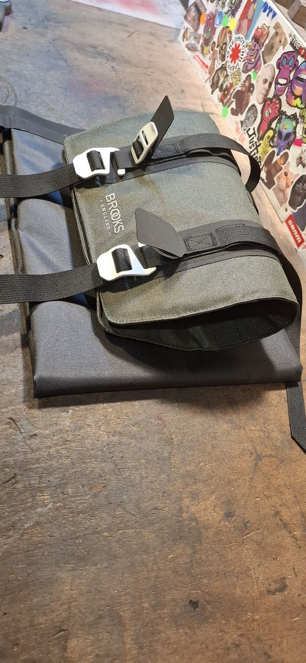 Brooks Borse: BROOKS Bikepaking Lenker Tasche  – Usato da Adliswil venduto da trujillo01 3
