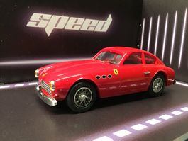 Rotes Ferrari Modellauto, gut erhalten, Top Zustand! 1:43