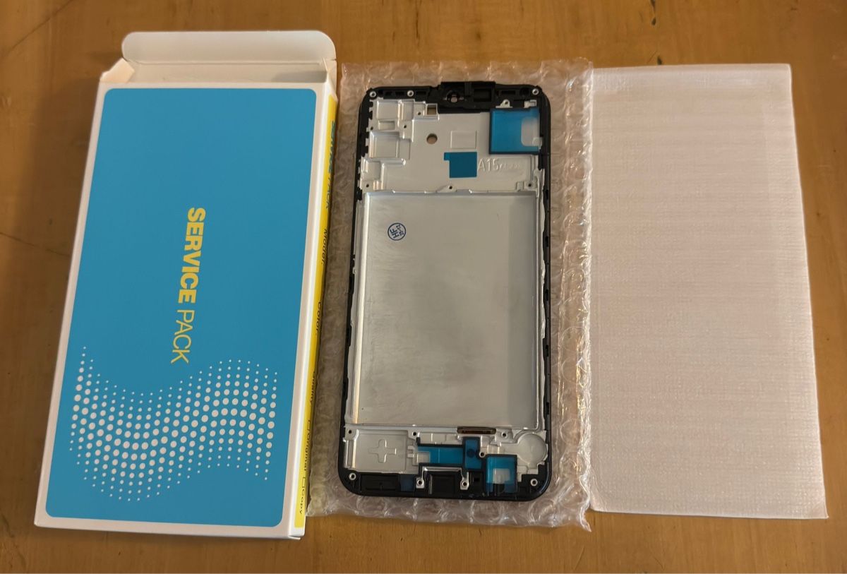 Samsung Monitor: Display Samsung A 15 whit frame TFT – Nuovo (secondo la descrizione) da Leukerbad venduto da mig_8bbp 1