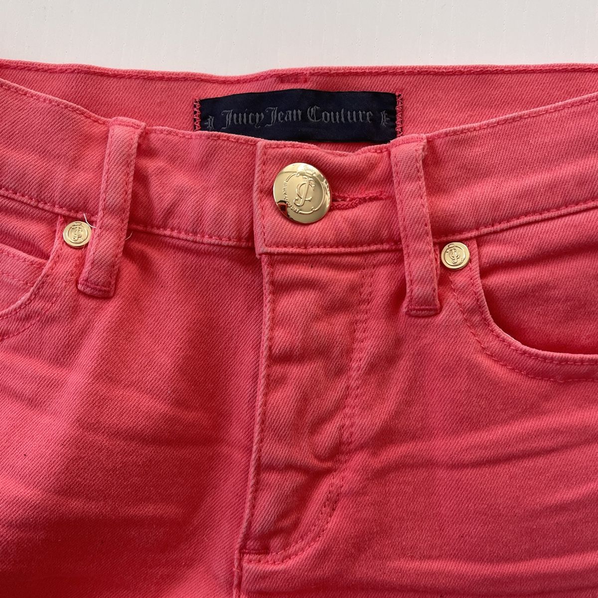 Juicy Couture Pantaloni: Juicy Couture shorts – Nuovo (secondo la descrizione) da Emmen venduto da Avviivva_Com2023 1