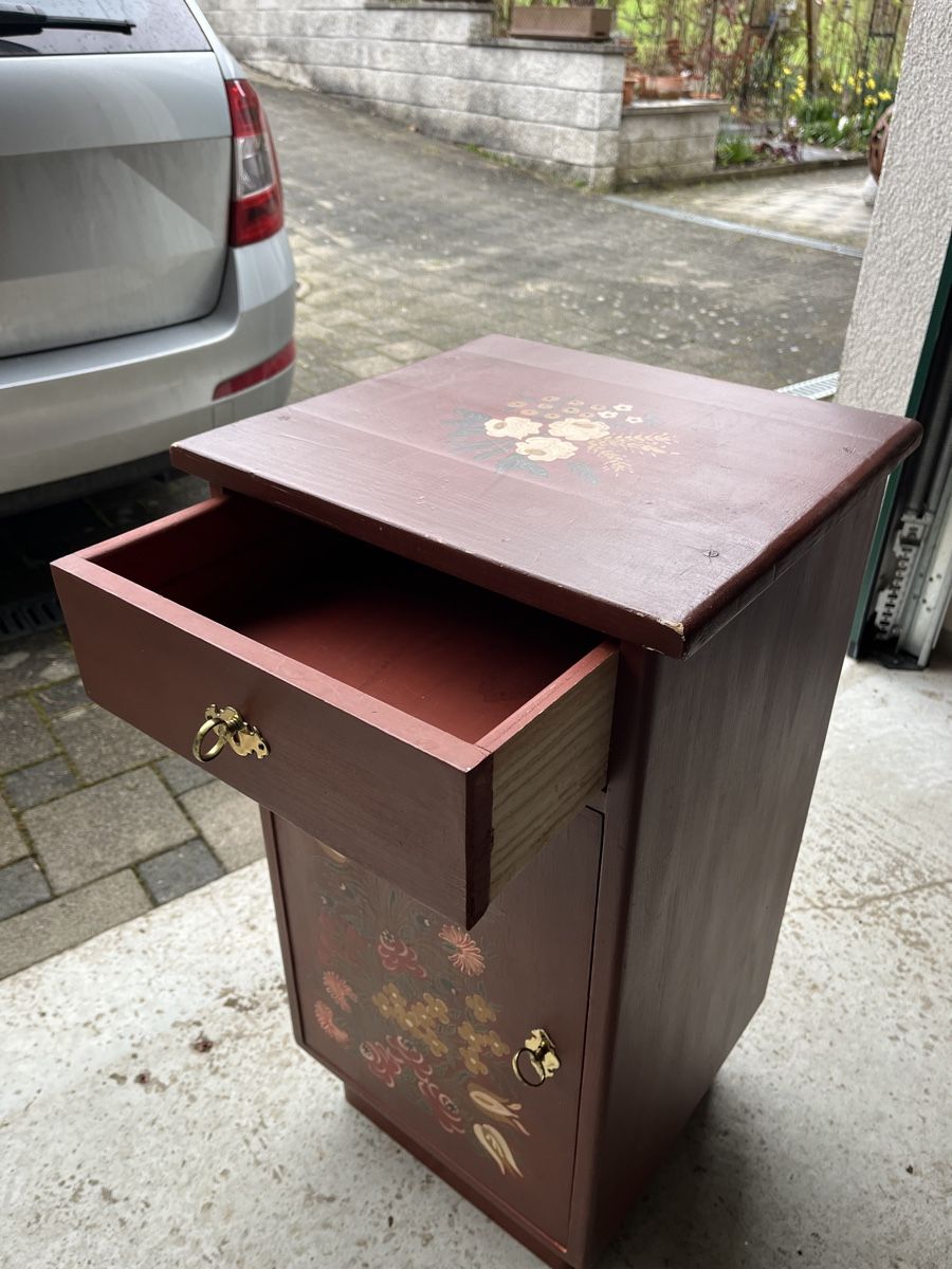 Comodini: Möbeli mit Malerei – Usato da Titterten venduto da Vile0 1
