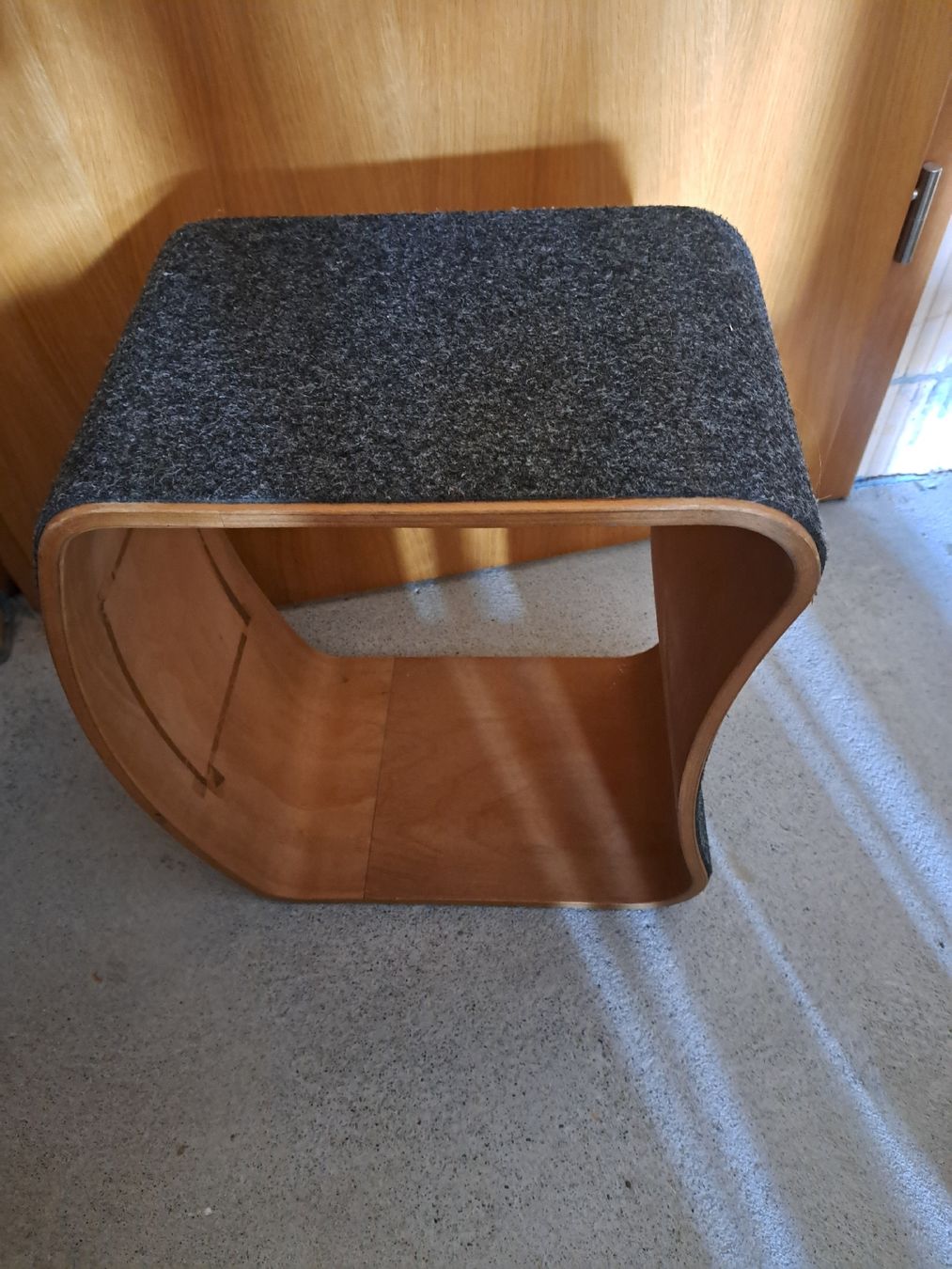 Sgabelli: SIRCH Wipphocker ergonomische Hocker – Usato da Sternenberg venduto da jjudyjerri 1
