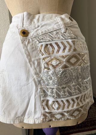 Stunning desigual  Denim Skirt with Embroidery Size