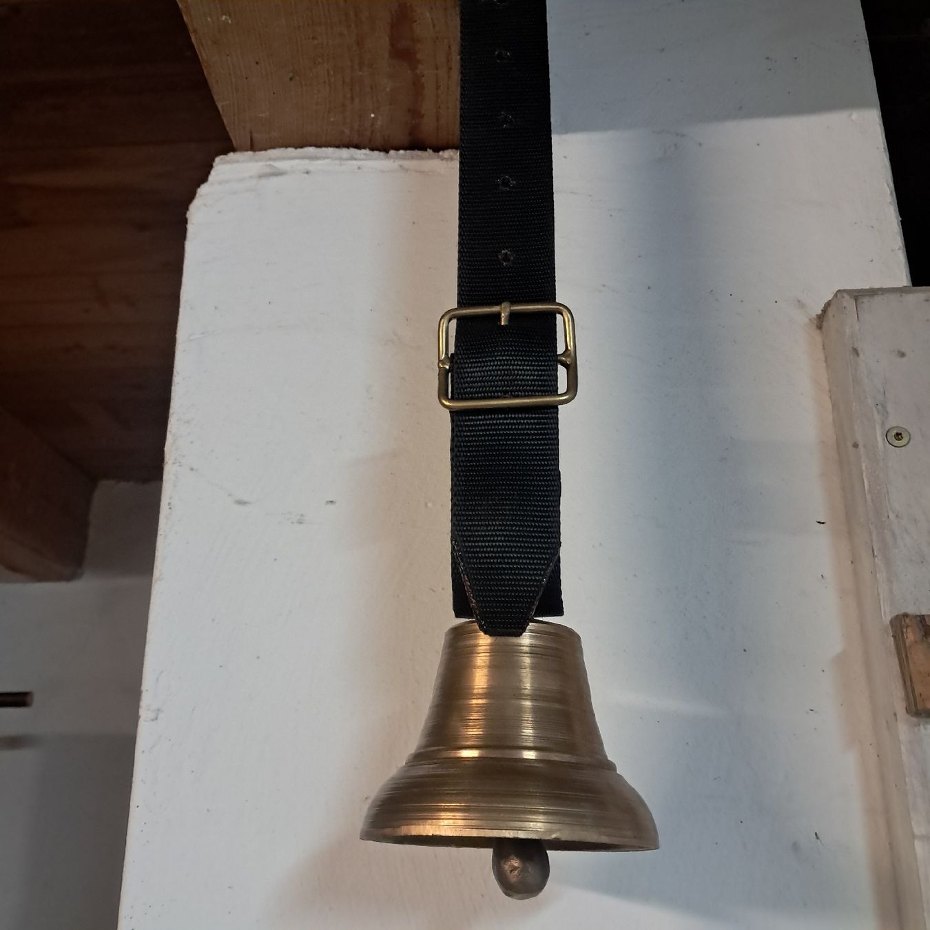 Glocken & Treicheln: Kleine Glocke – Gebraucht aus Murten von SHETHOF