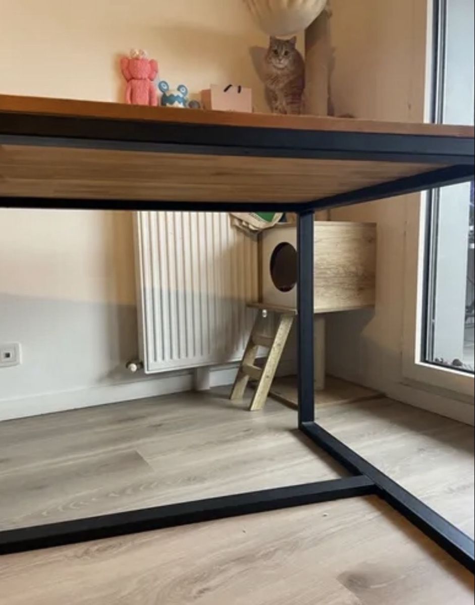 Tavoli: Table 4-6 people, solid oak and steel, 140cm – Usato da Basel venduto da dc.lucile 2