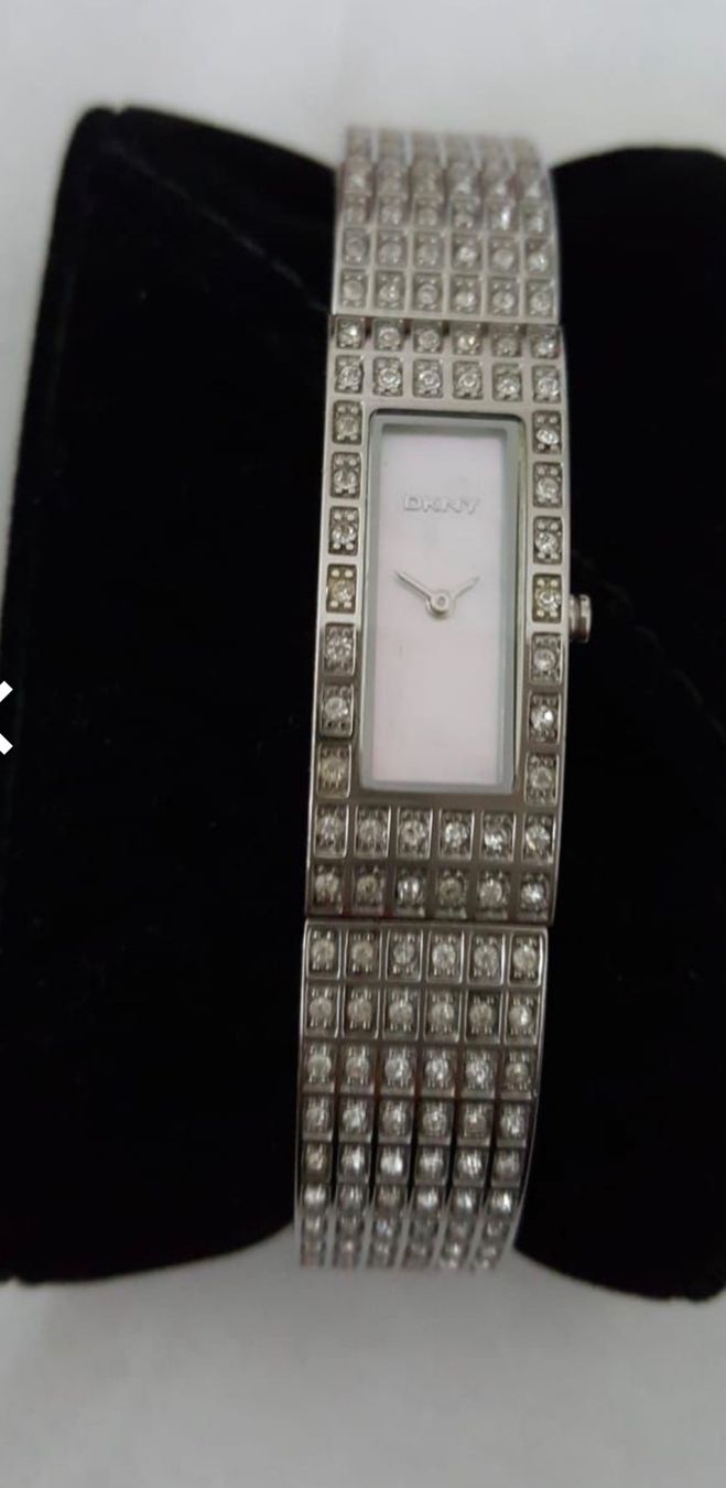 DKNY Bracciali & Braccialetti: DKNY  Damenuhr – Usato da Amriswil venduto da Emilyerdbeer22