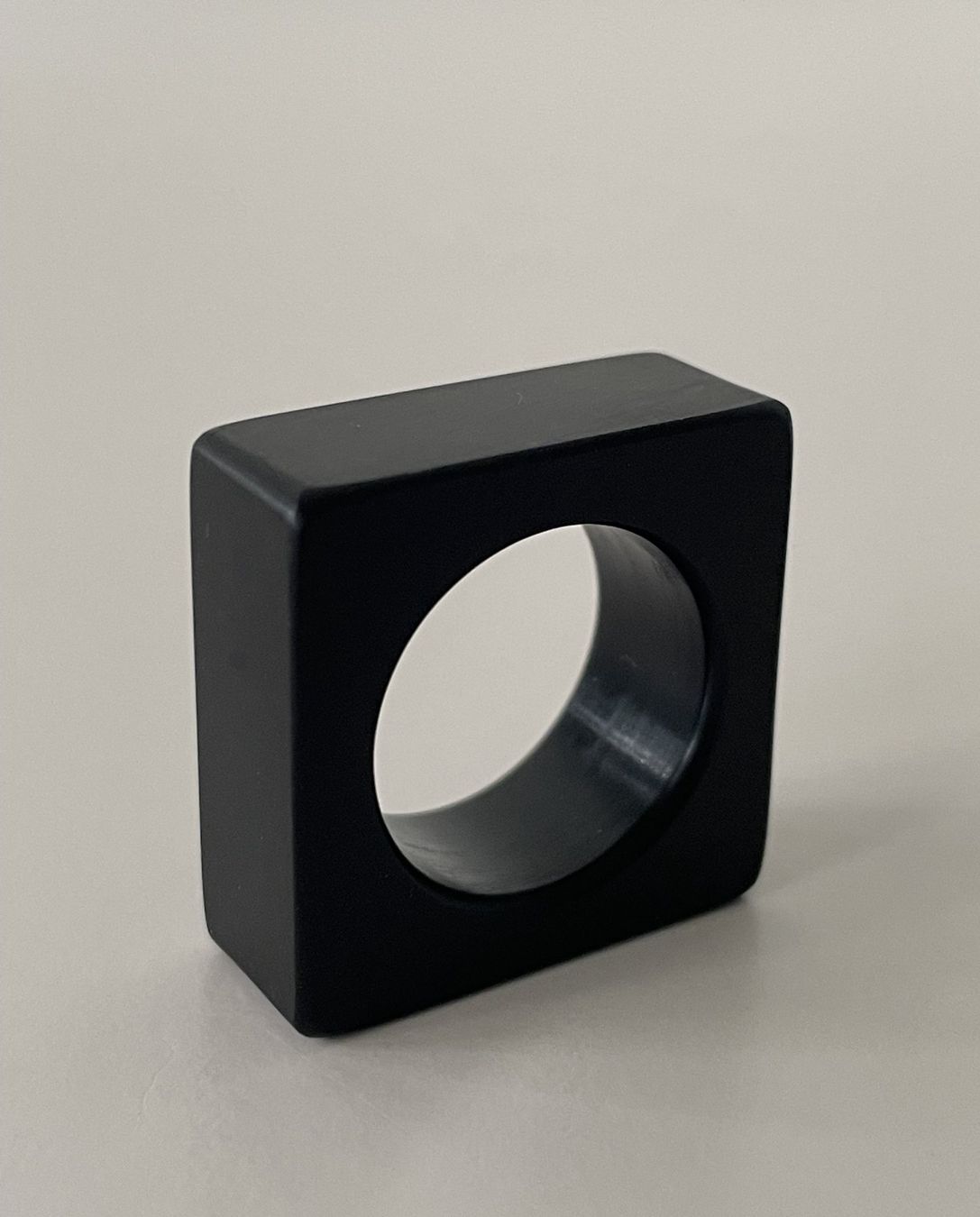 Ringe: Ring Plexiglas breit schwarz - 3 Grössen wählbar – Neu und originalverpackt aus Turgi von bar_8pdm 1