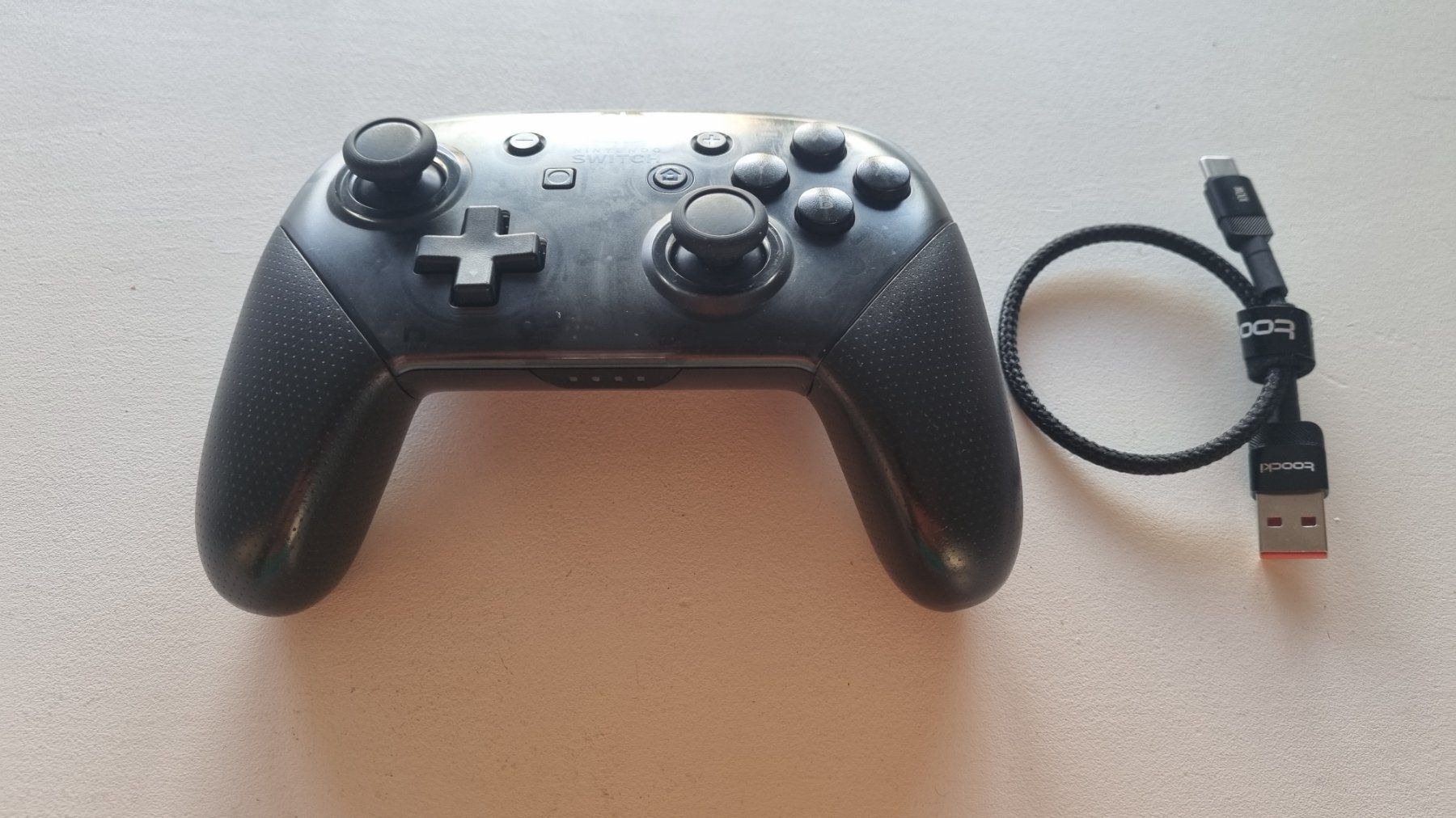 Nintendo Manettes: Original Nintendo Switch Pro Controller – D'occasion à Birsfelden par val_d9c2 1
