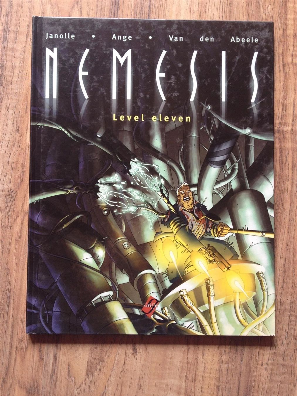 Fumetti: Nemesis 1- Level Eleven    EO – Usato da Farvagny-le-Grand venduto da LaCaverne