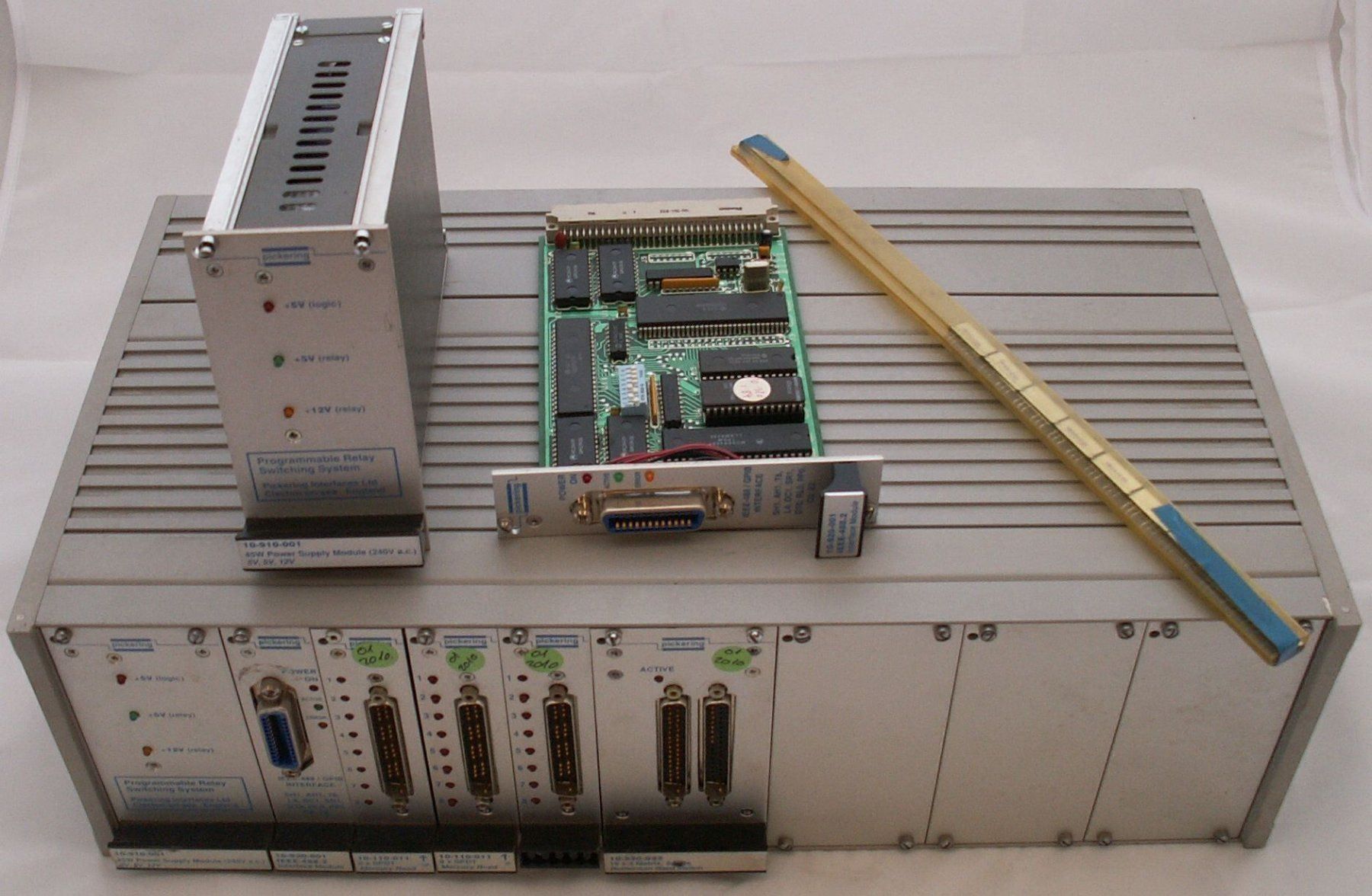 Mesurer: Multiplexeur de mesure GPIB Pickering – D'occasion à Attalens par Gmsa68