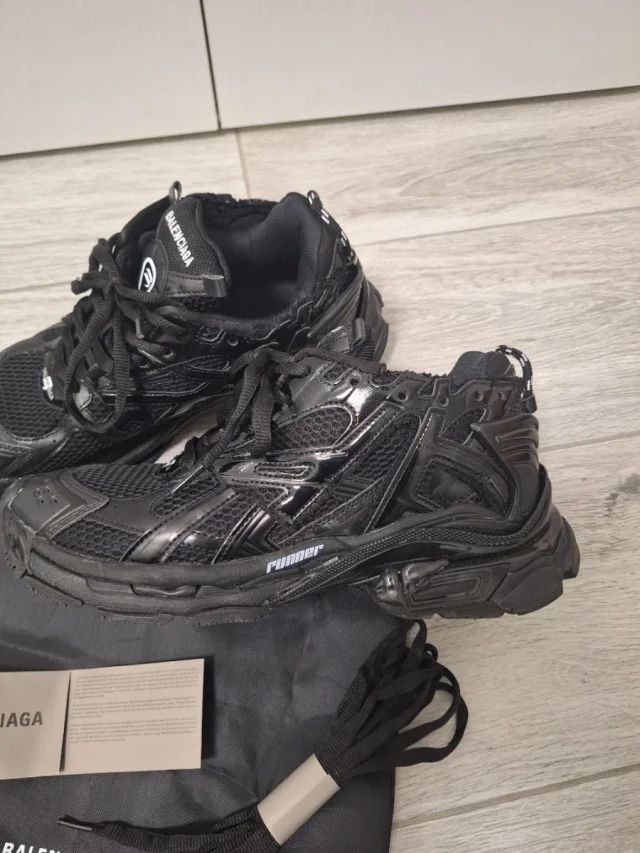 Balenciaga Herrenschuhe: Balenciaga runner – Gebraucht aus Allschwil von lor_6cgq 1